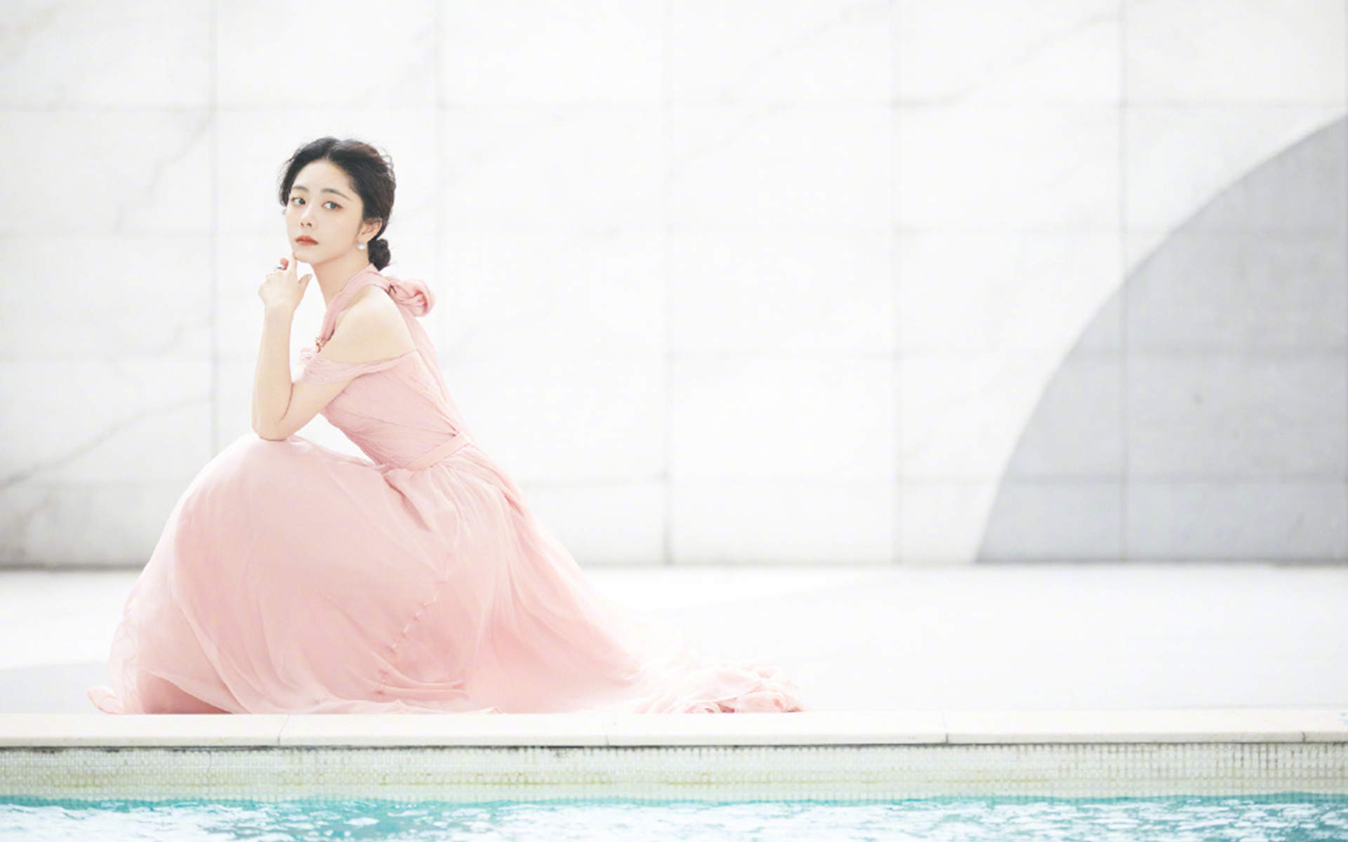中国内地四川泸州影视女演员可爱女星谭松韵清纯静美写真图片