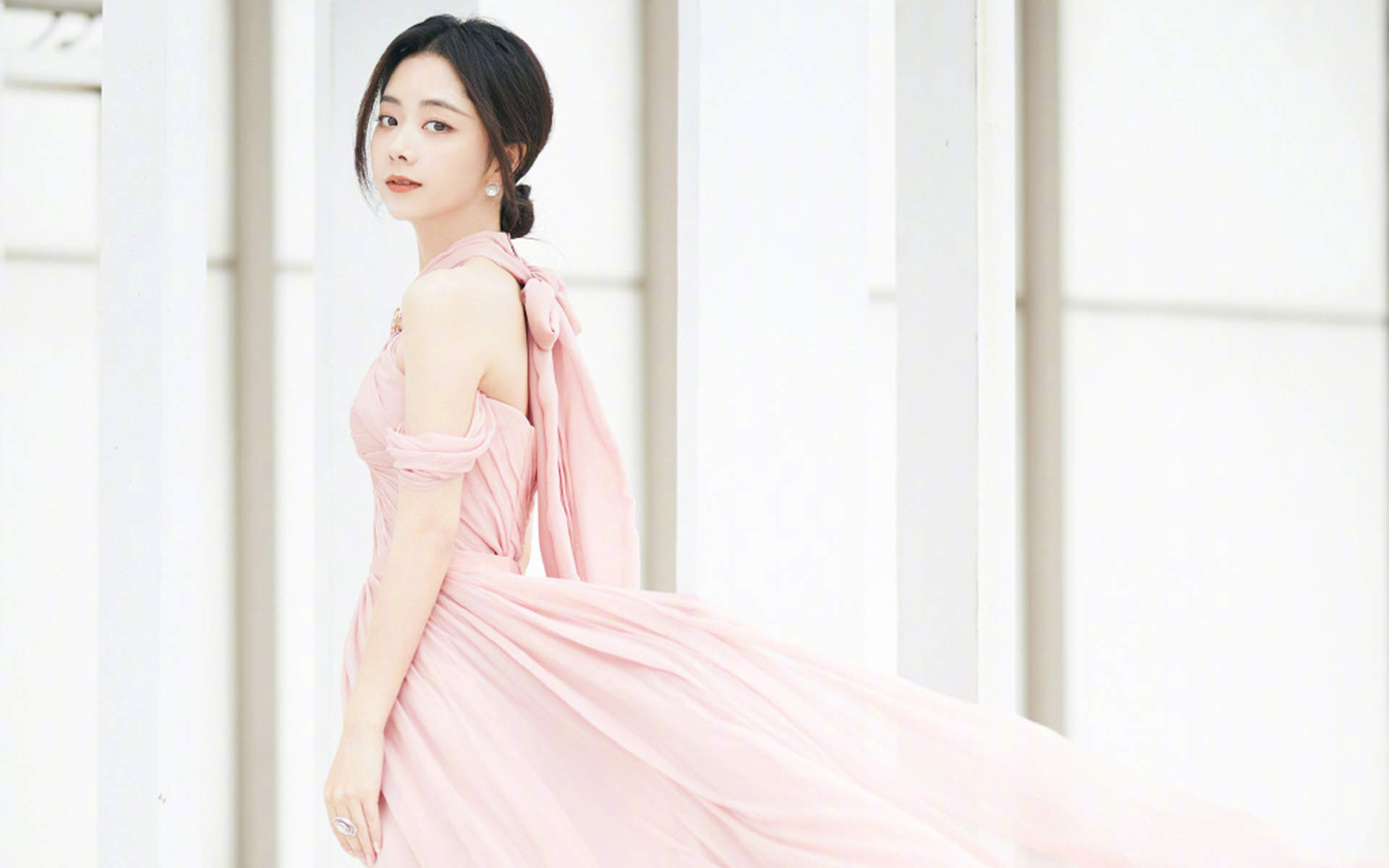 中国内地四川泸州影视女演员可爱女星谭松韵清纯静美写真图片
