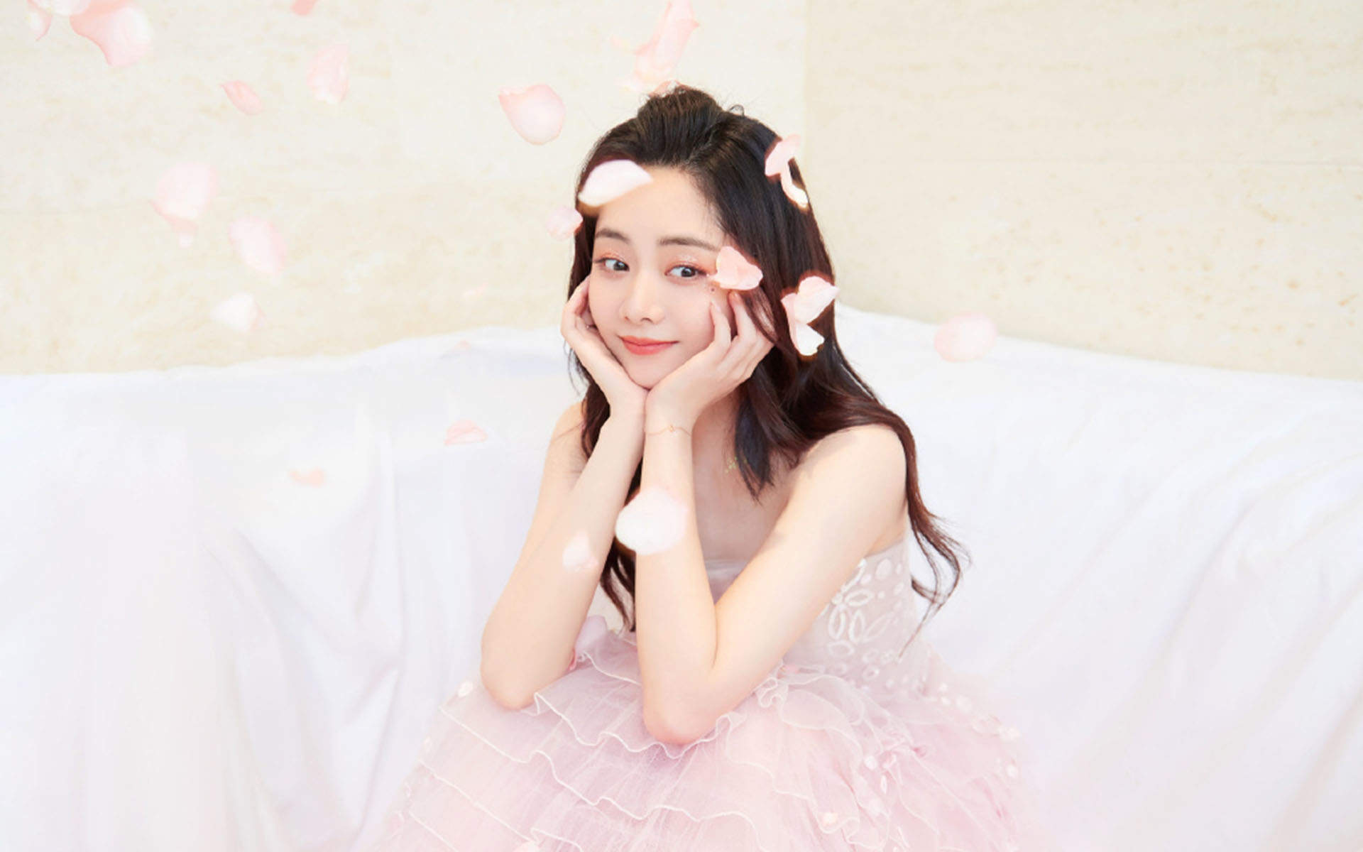中国内地四川泸州影视女演员可爱女星谭松韵清纯静美写真图片
