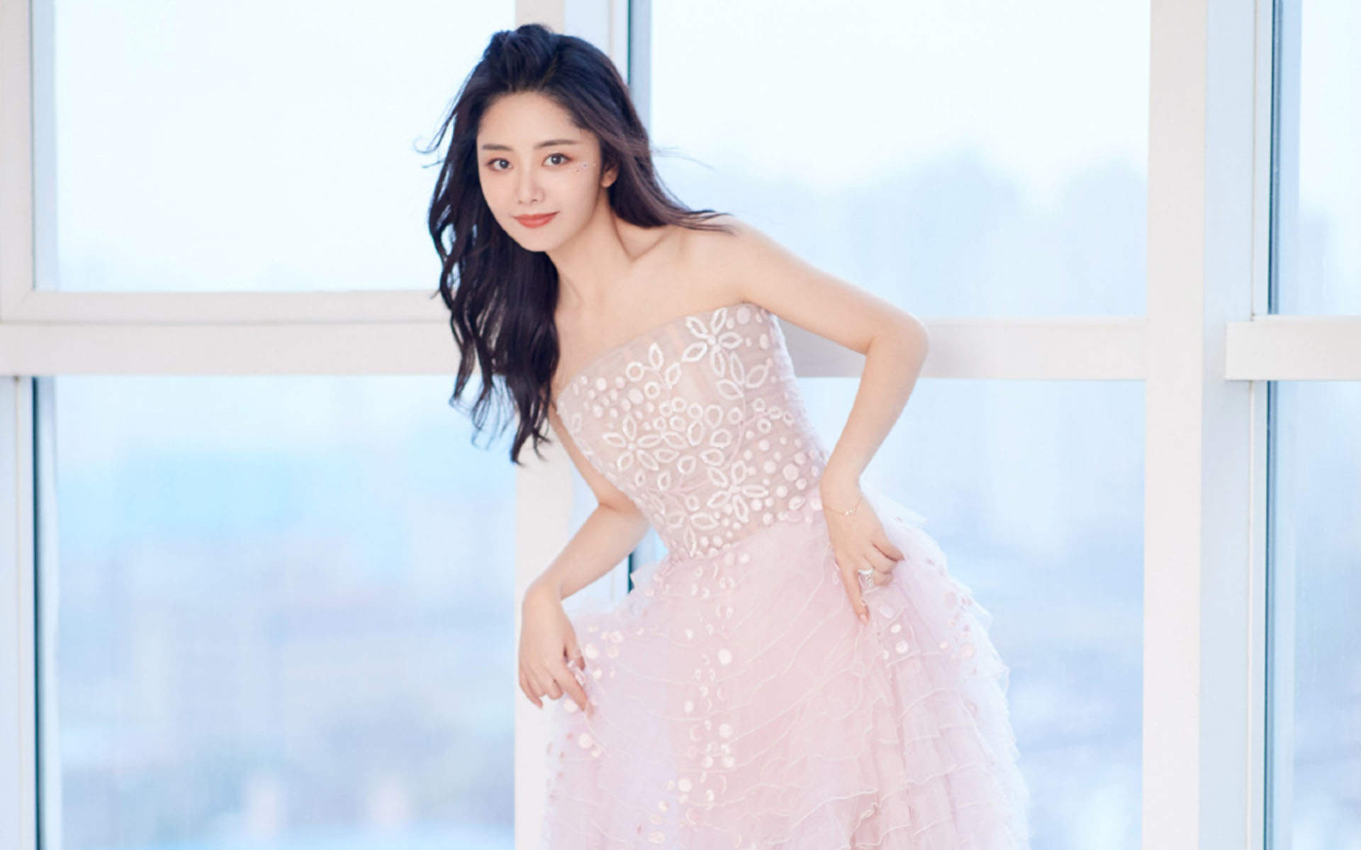 中国内地四川泸州影视女演员可爱女星谭松韵清纯静美写真图片