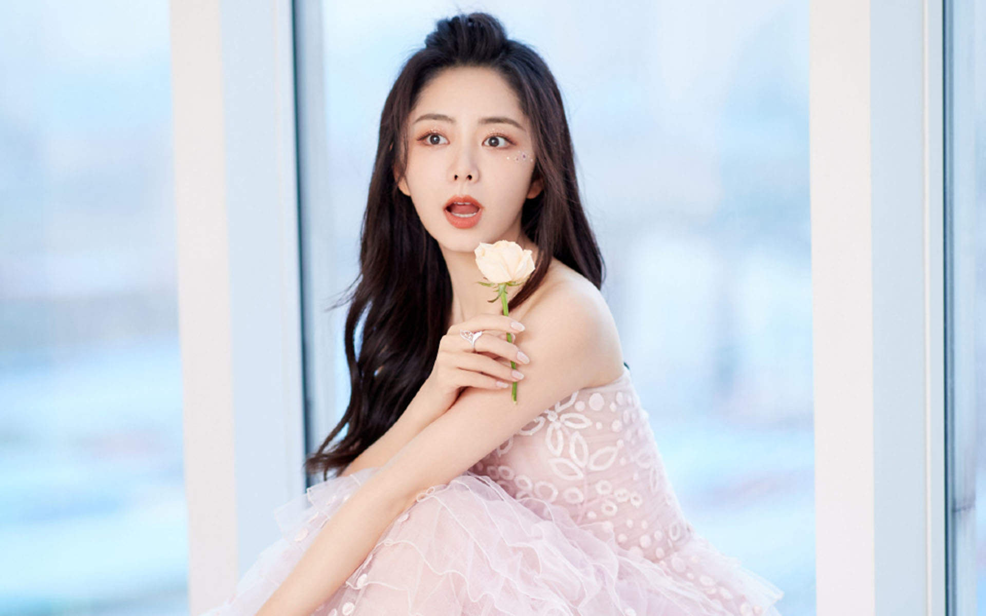 中国内地四川泸州影视女演员可爱女星谭松韵清纯静美写真图片