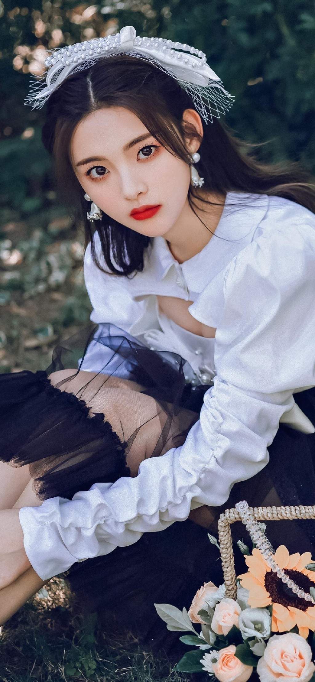 高清江苏女星杨超越绿发高马尾元气造型图片。图片