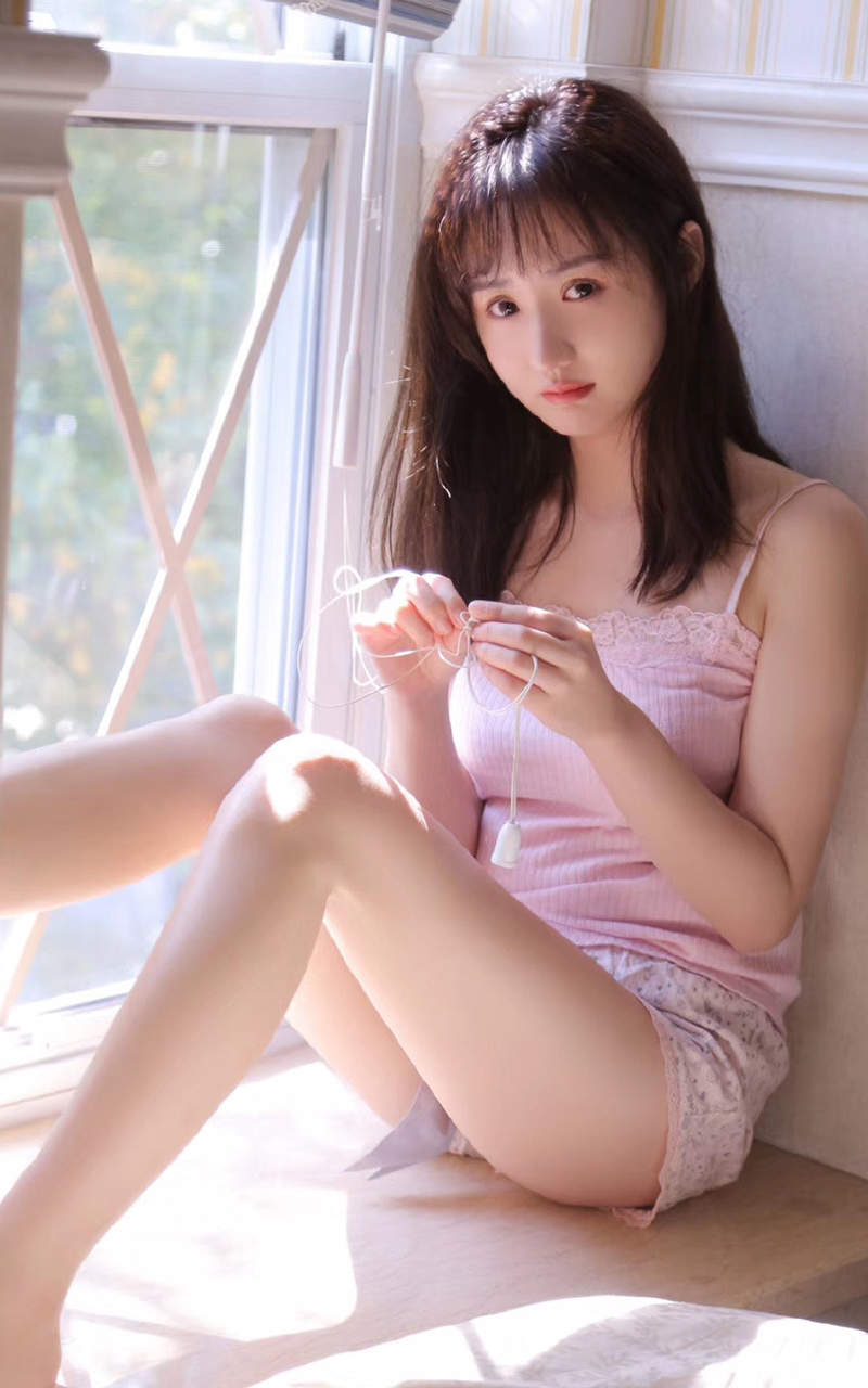 清爽短发美女手机壁纸图片图片