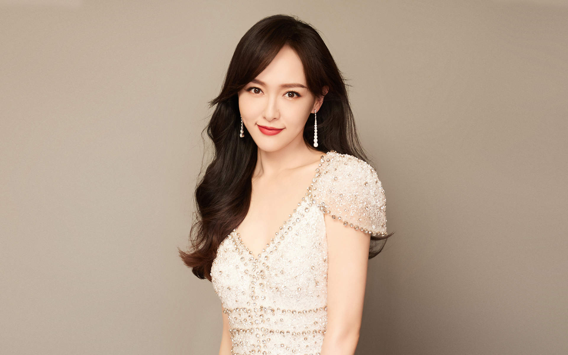 高清中国内地影视上海市女演员唐嫣窦骁《时间都知道》最新剧照图片图片