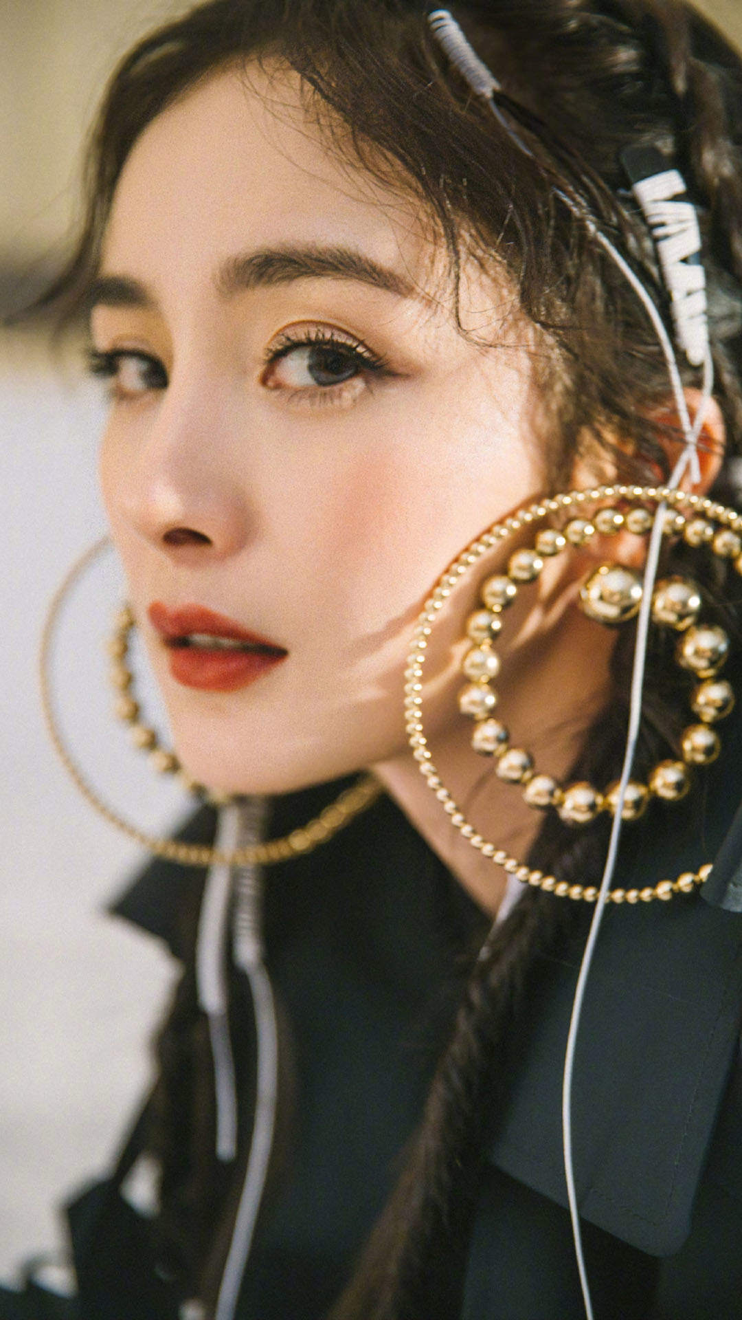 中国内地北京影视女演员杨幂温柔性感高清桌面壁纸图片