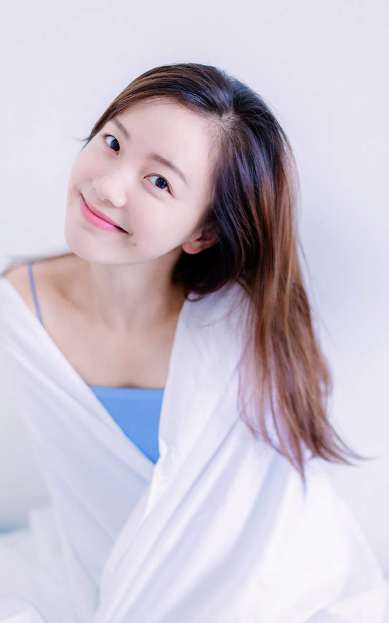 虞书欣优雅性感写真手机壁纸图片