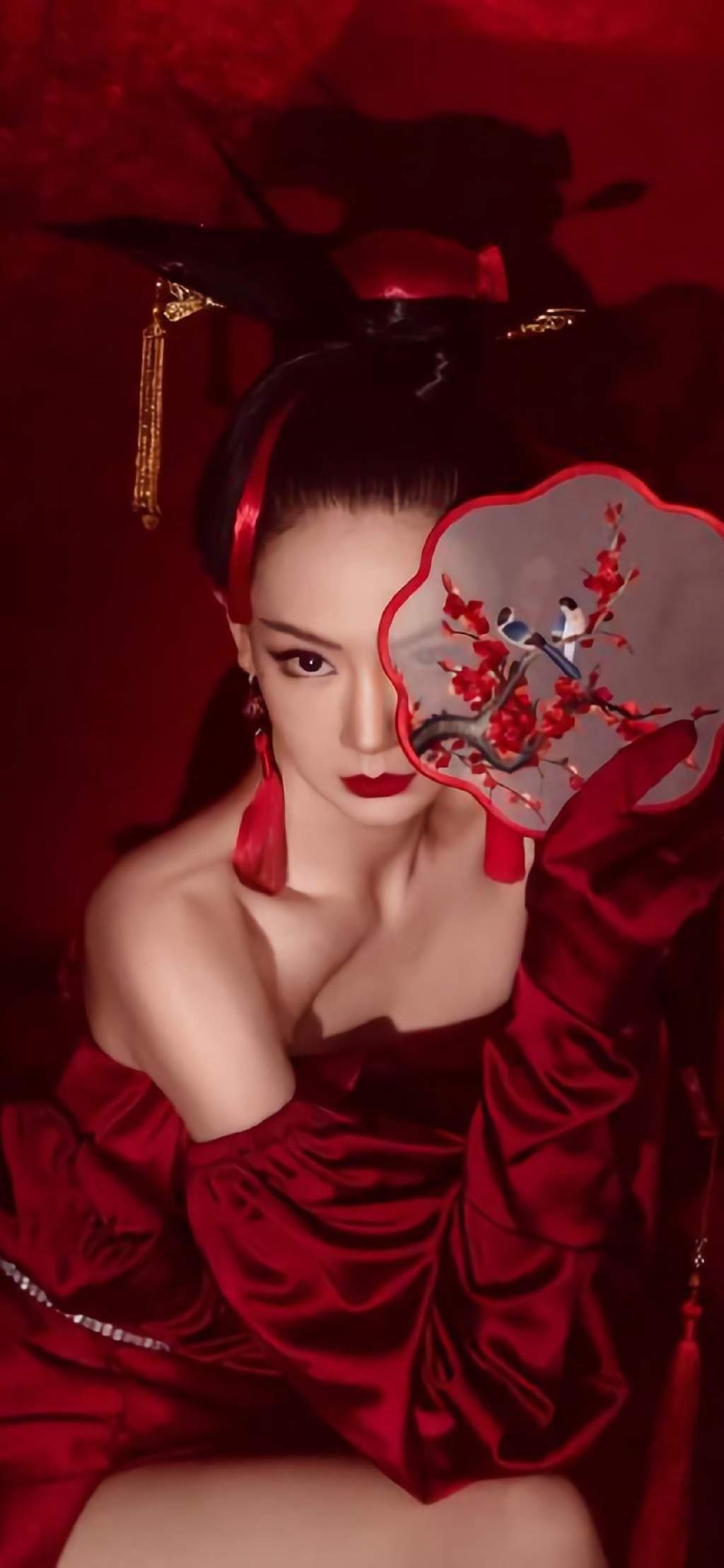 袁冰妍红唇深V性感高清手机壁纸图片
