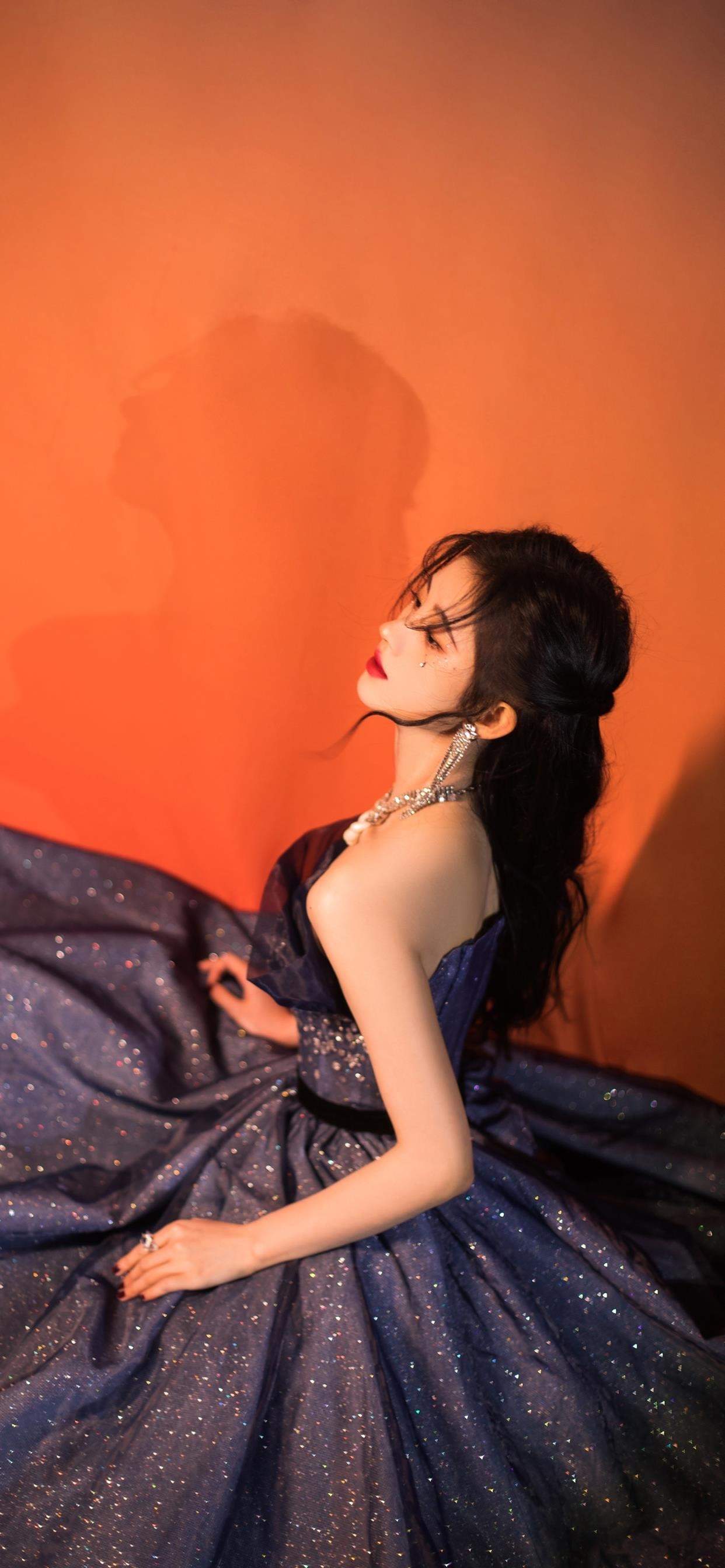 鞠婧祎星钻蓝裙性感高清手机壁纸图片