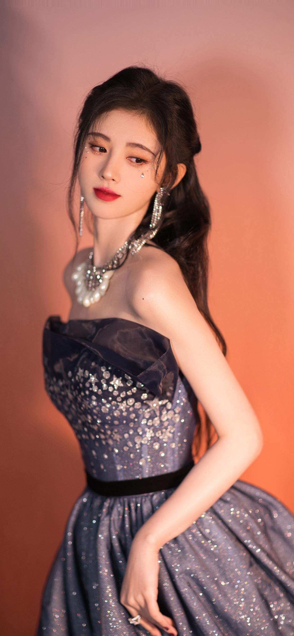 鞠婧祎星钻蓝裙性感高清手机壁纸图片