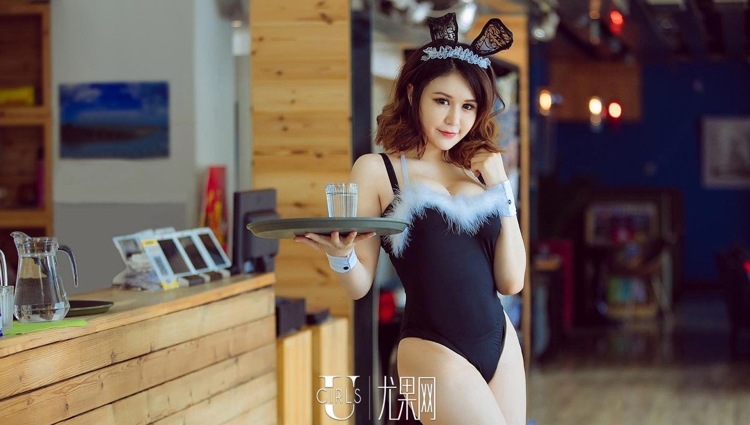 颜爱泽图片