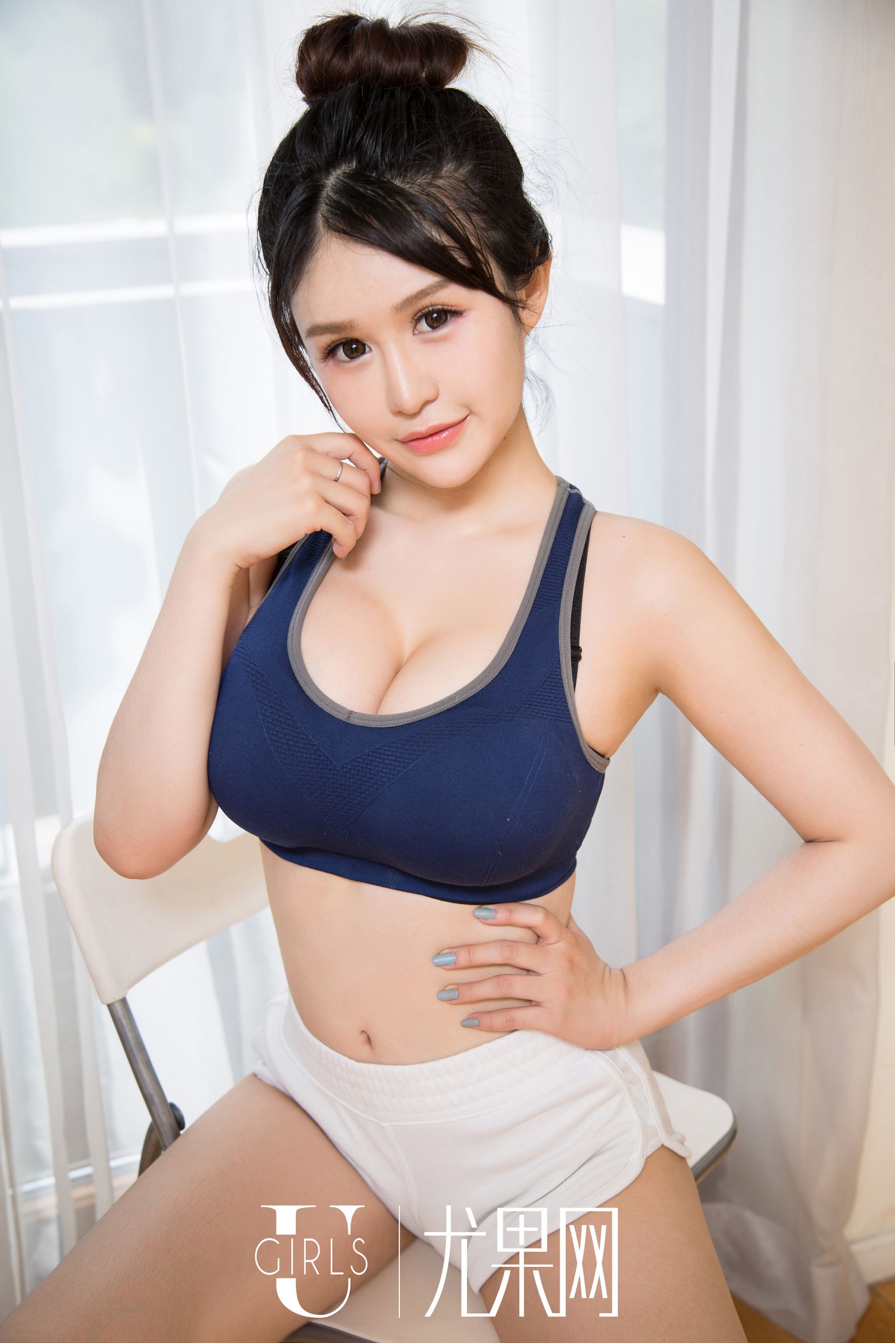 颜爱泽图片