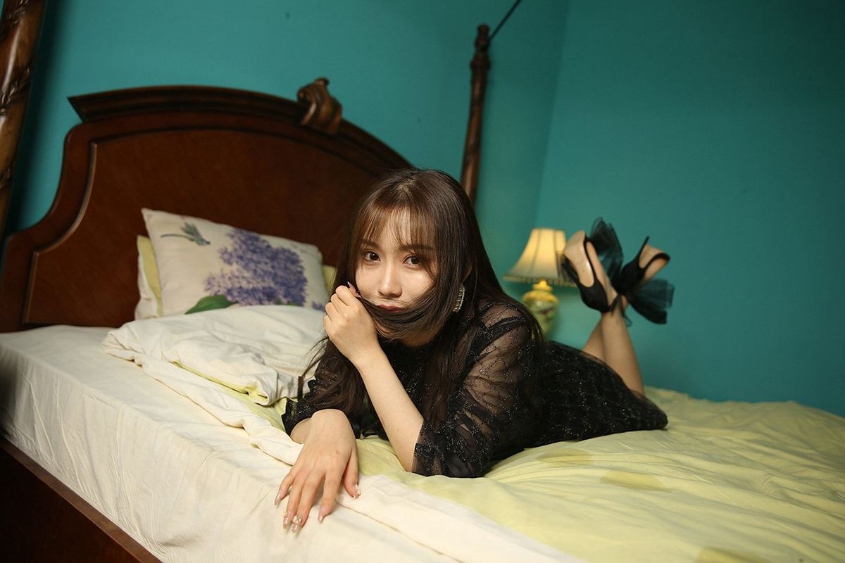 陈亦菲图片