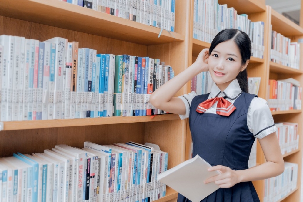 美女王尔琳图片