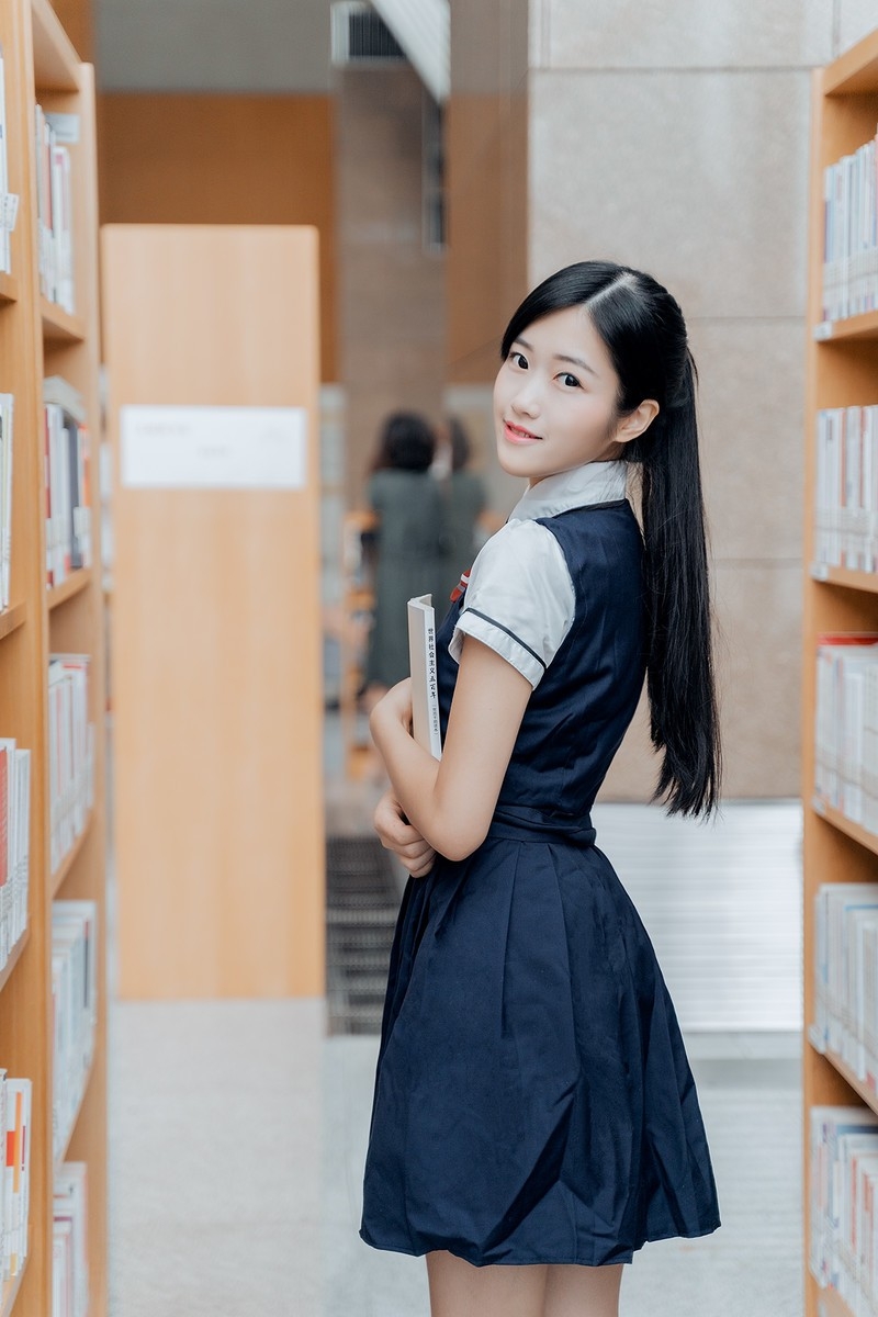 美女王尔琳图片