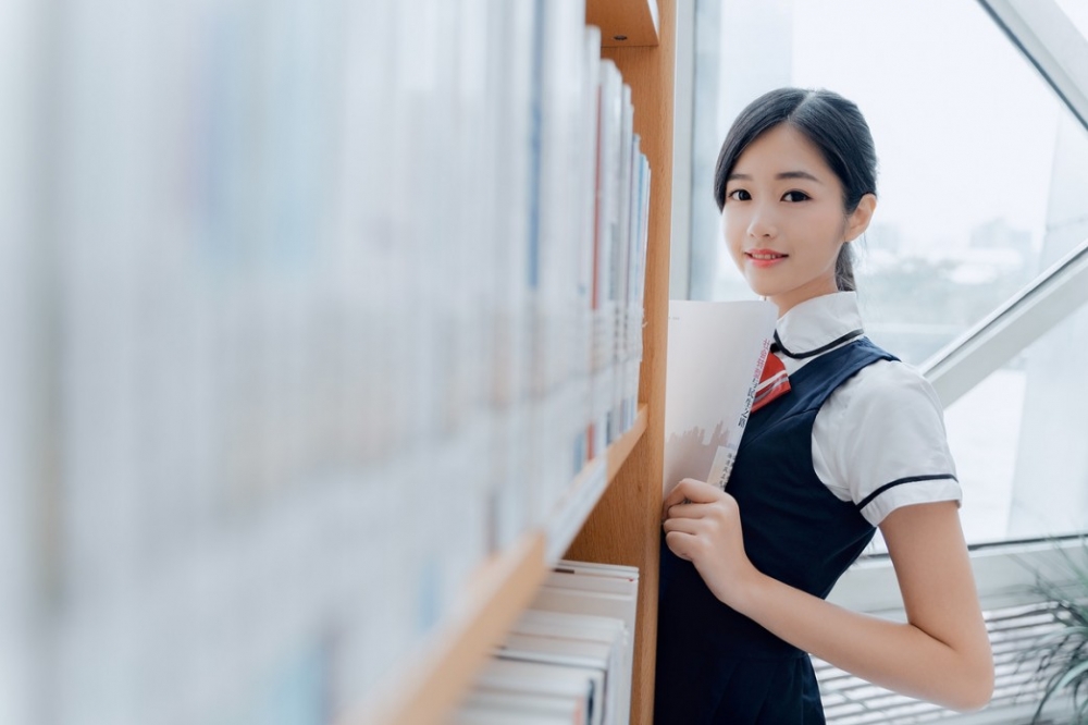 美女王尔琳图片