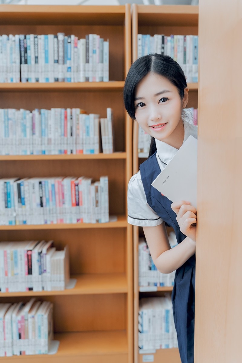 美女王尔琳图片