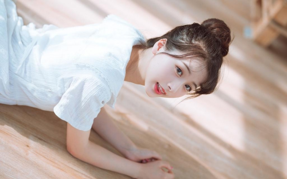 美女王尔琳图片