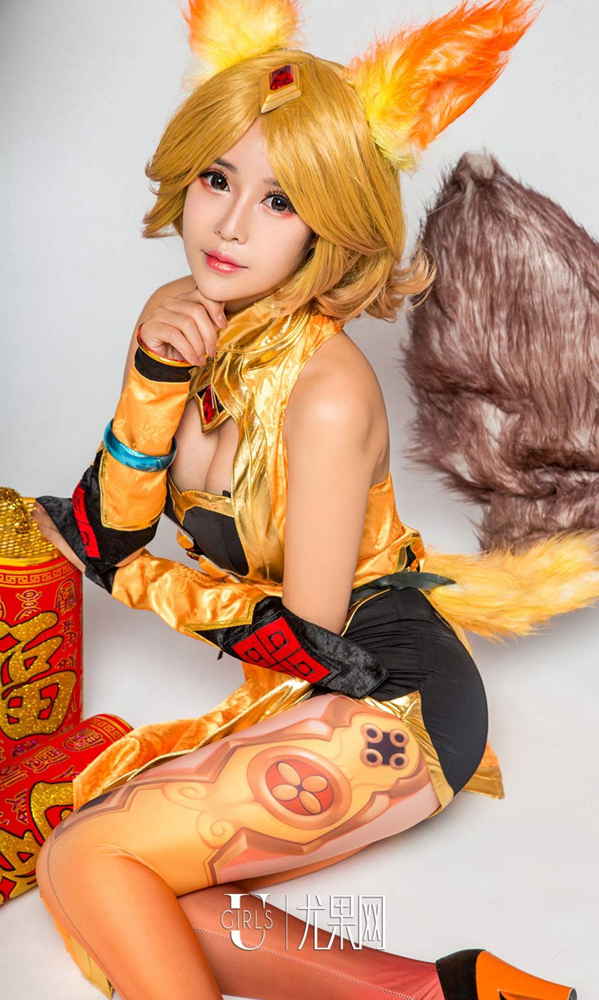 美女爱菲图片