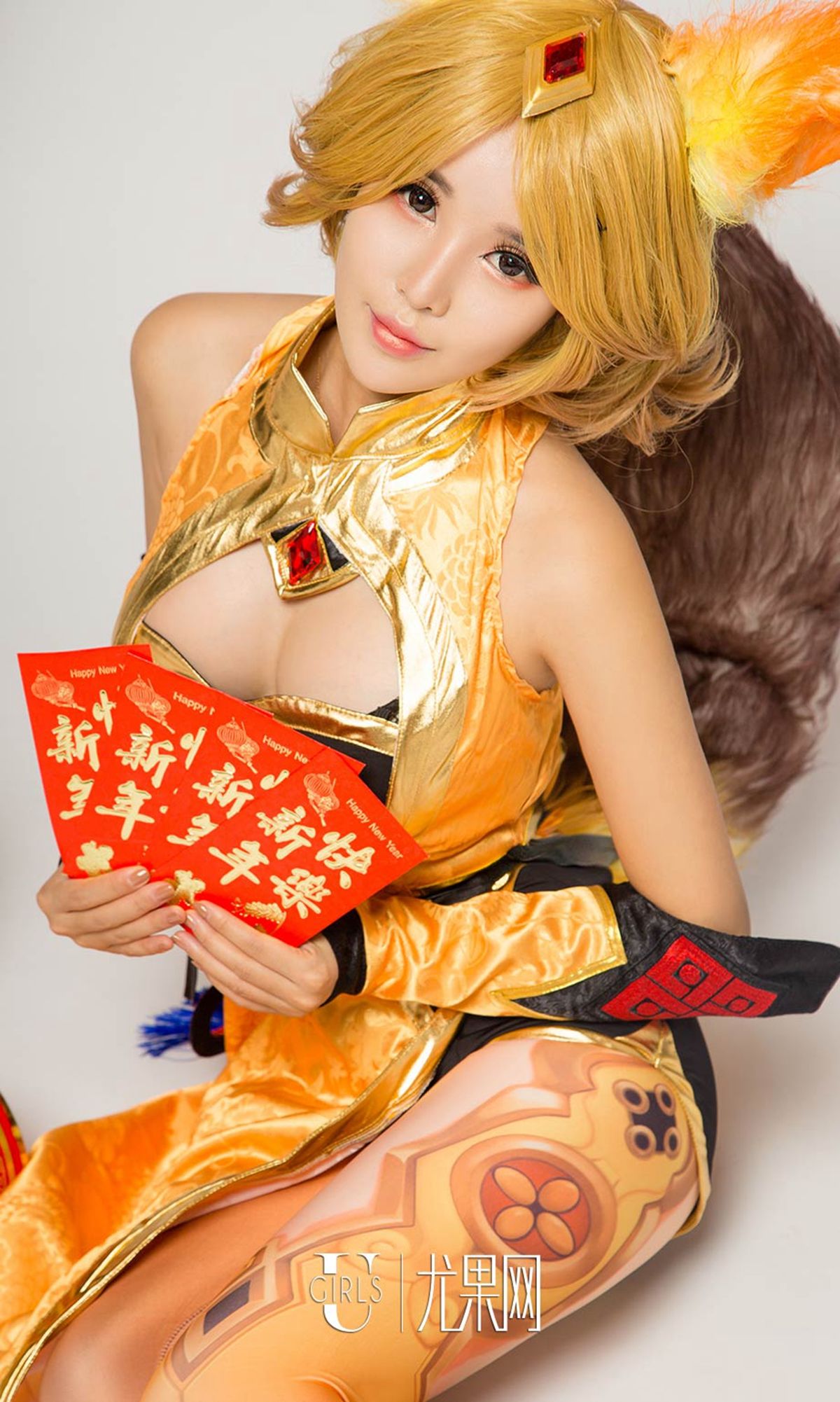 美女爱菲图片