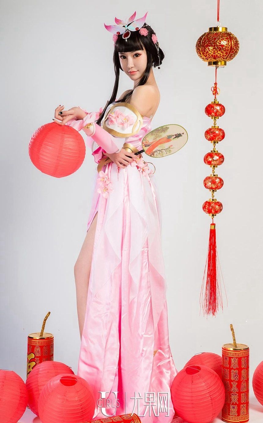美女爱菲图片