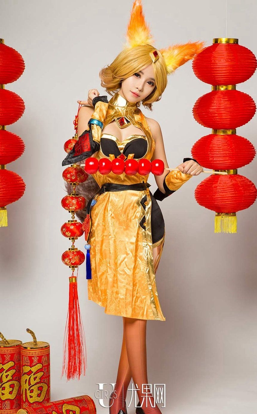 美女爱菲图片