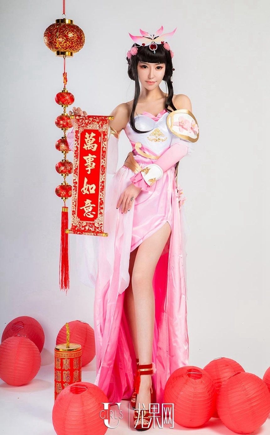 美女爱菲图片