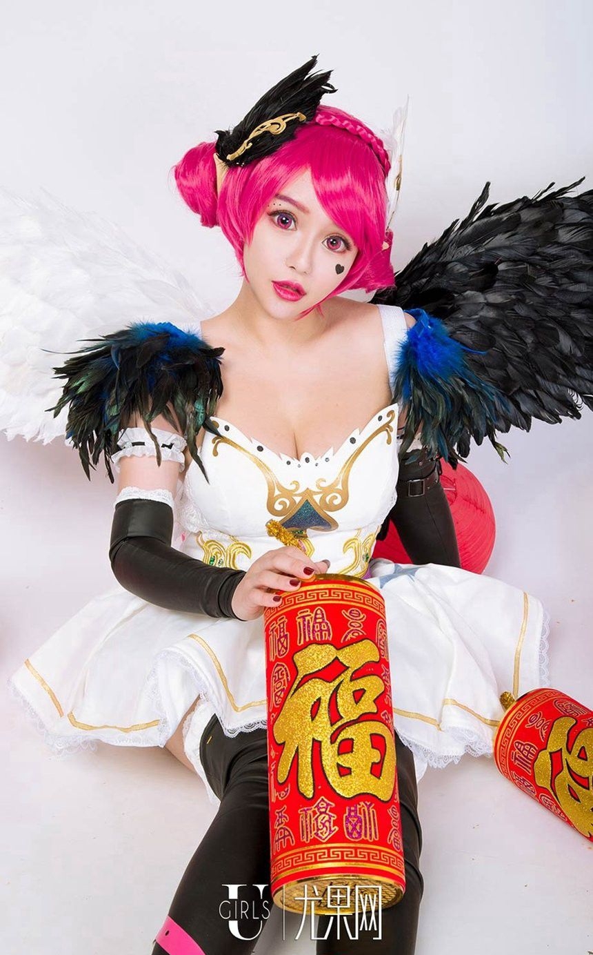 美女爱菲图片