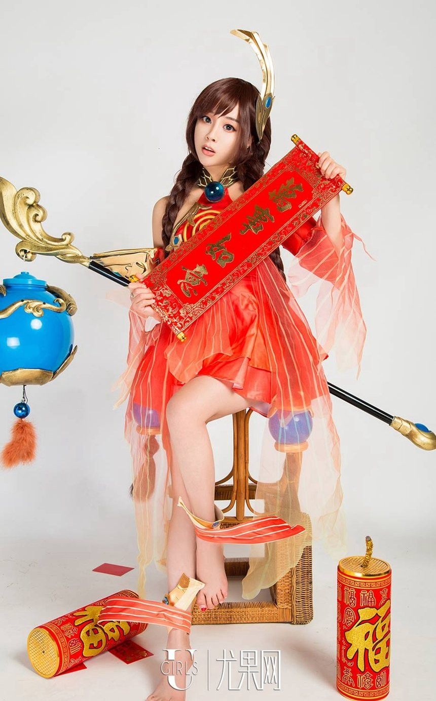 美女爱菲图片
