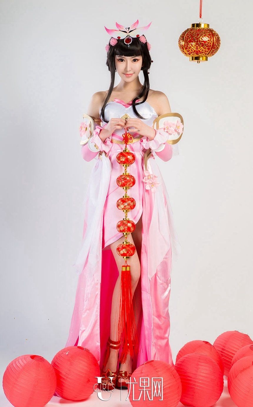 美女爱菲图片