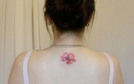 一组小清新女生背部纹身图案图片