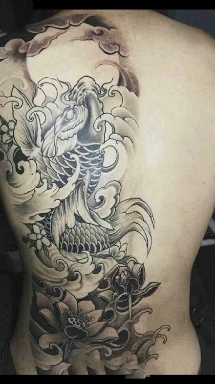 背部纹身图片