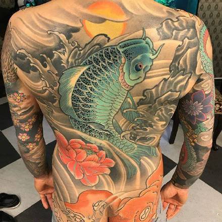 背部纹身图片