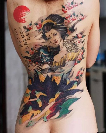 背部纹身图片