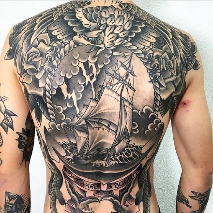 背部纹身图片