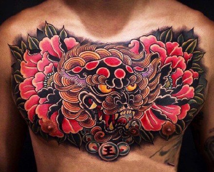 胸部纹身图片
