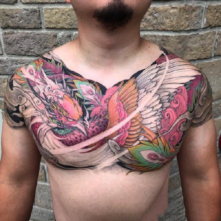 胸部纹身图片