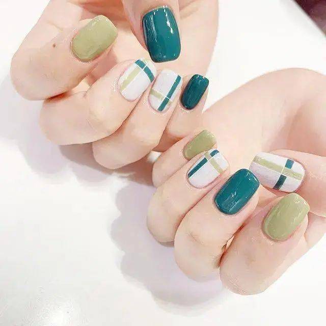 白美甲图片