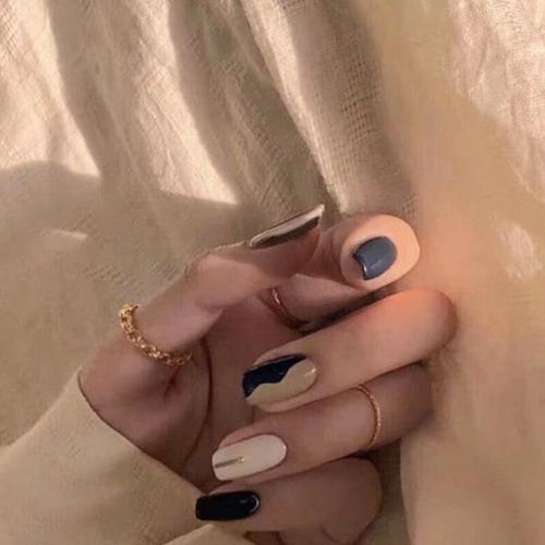 白美甲图片