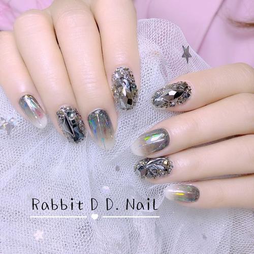 白美甲图片