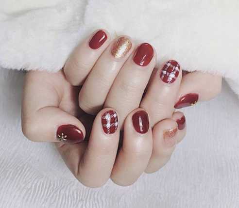 白美甲图片