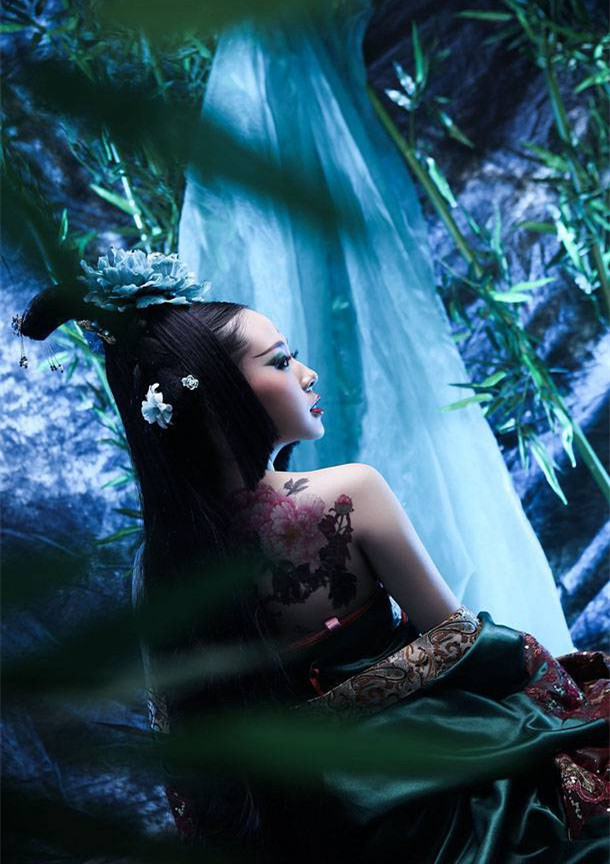 传统惊艳古典美女蓝色妖姬美女彩绘性感高清写真图片