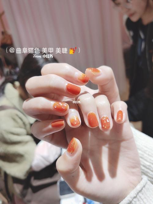 黄美甲图片