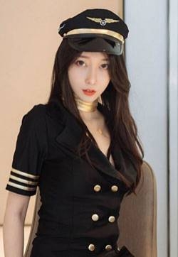 亚洲美女模特颜值优雅嫩白黑丝高跟飞机师制服诱惑高清图片