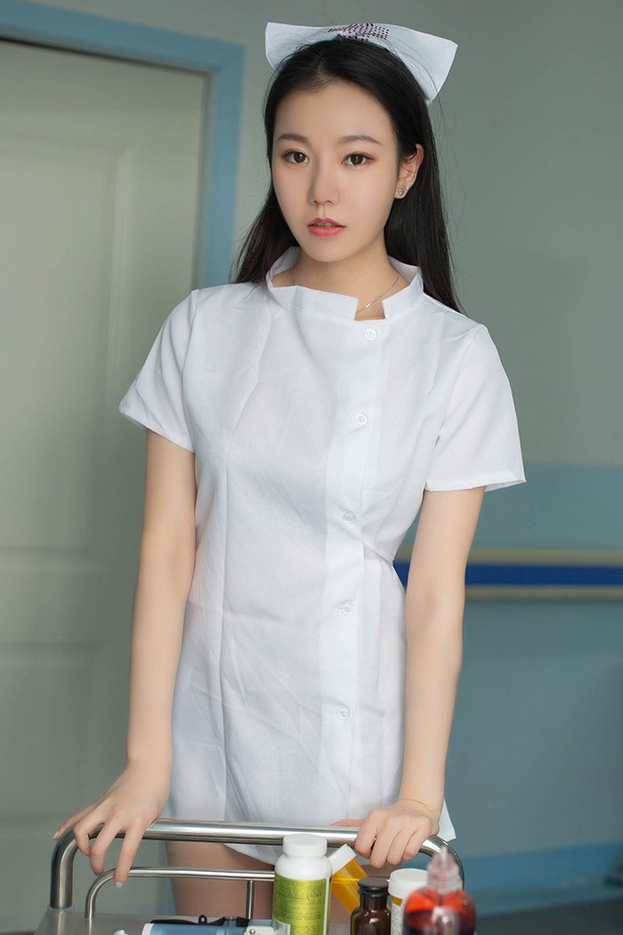 迷人尤物美女小护士安然肉丝美腿退烧治病高清写真图片图片