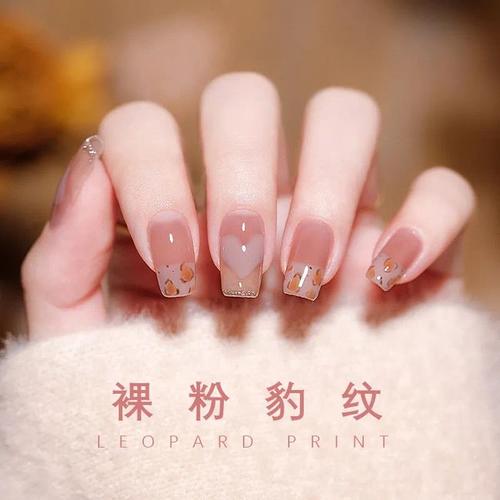 紫美甲图片