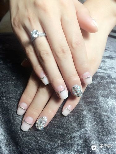 白美甲图片