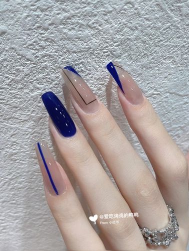 雾霾蓝美甲图片 雾霾蓝色美甲图图片