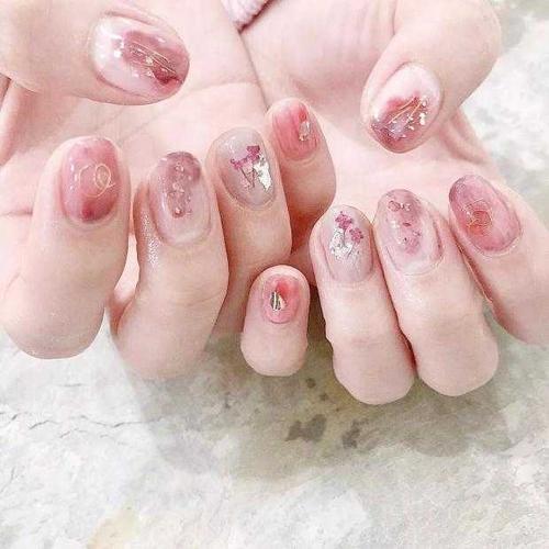 灰美甲图片