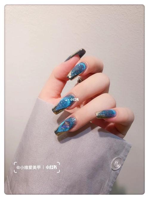 灰美甲图片