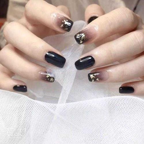 灰美甲图片